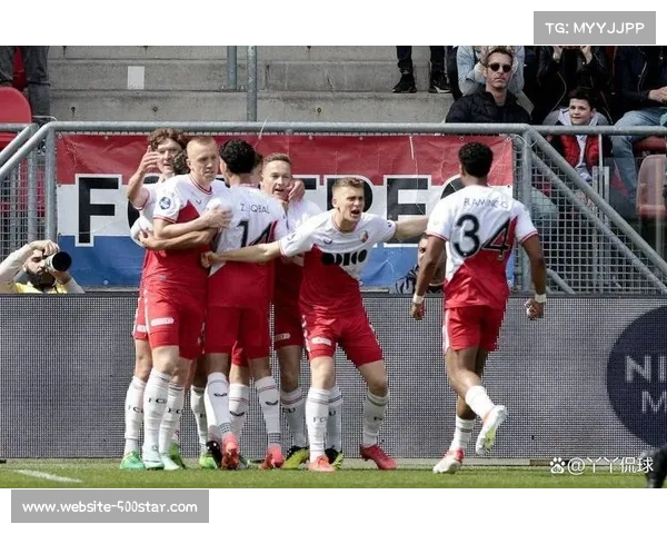 欧联杯皇家贝蒂斯对阵乌特勒支,主队凭借库乔进球领先 欧联杯皇家贝蒂斯对阵乌特勒支,主队凭借库乔进球领先